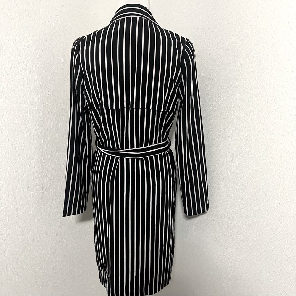 Active USA Women Small Black and White Striped Wrap Dress with Belt and Pockets - Picture 5 of 9